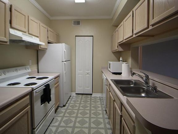 2nd image of 5620 Pinnacle Heights Cir APT 204