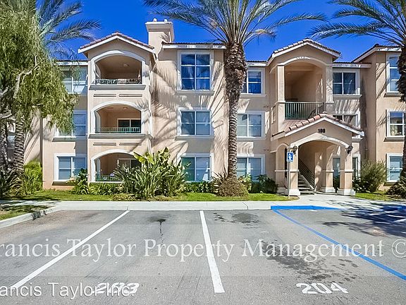 3rd image of 100 N River Cir Unit 203