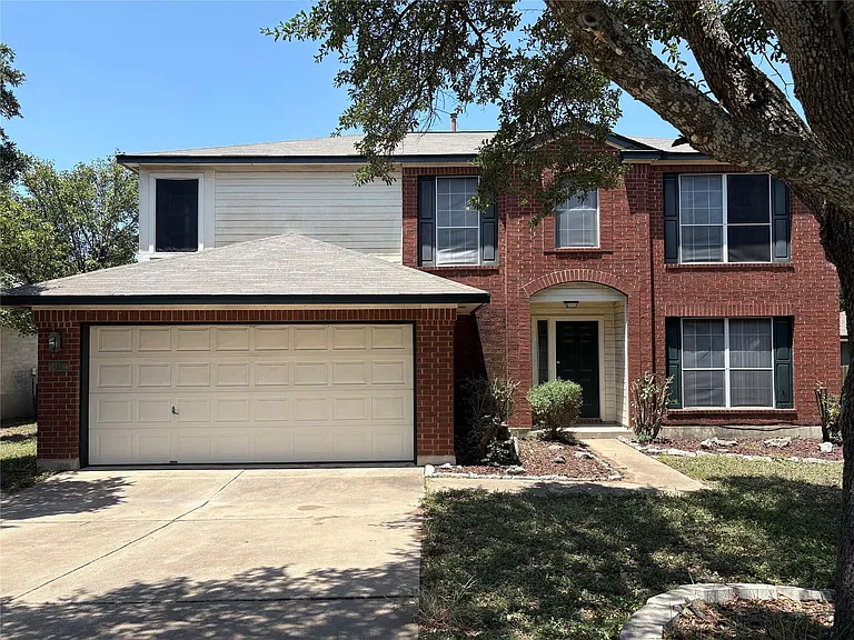 1101 Wood Creek Dr — Photo 1