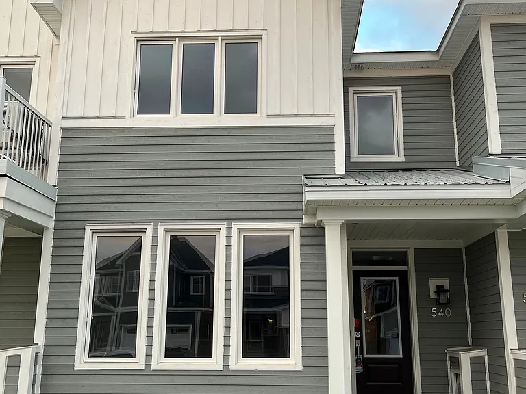 540 Oldenburg Ave — Photo 1