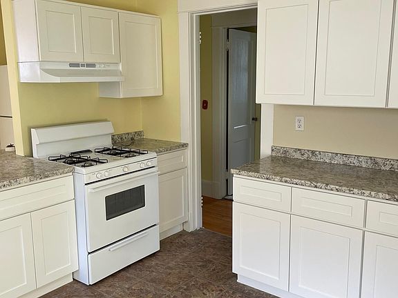 3rd image of 233 Fountain St #2