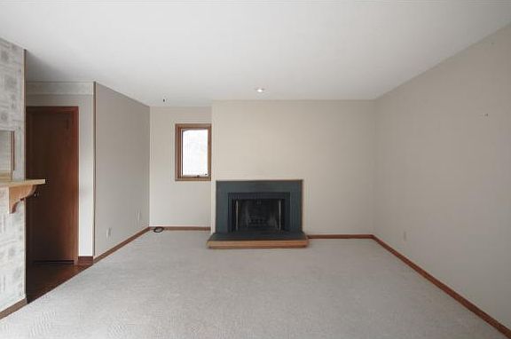 4th image of 306 Hickory Blf #306