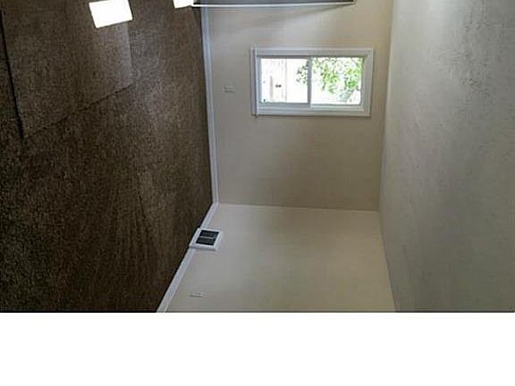 4th image of 5750 Lake Ave