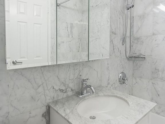 5th image of 251 E 32nd St #19A
