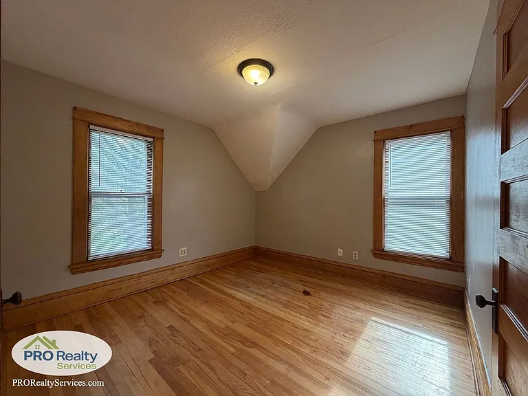 826 Thomas Ave — Photo 17