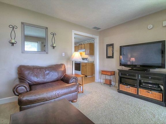 2nd image of 2105 Woodford Dr