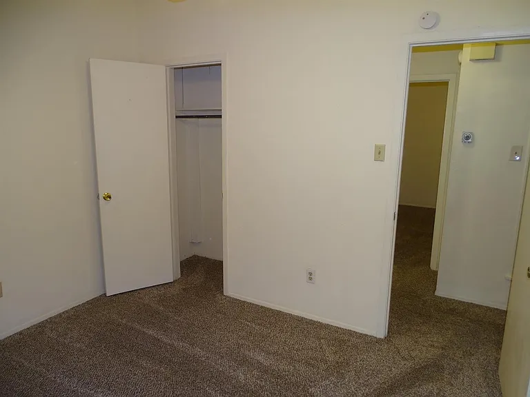 212 N Troy Ave #B — Photo 8