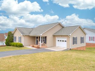 130 Kays Dr, Christiansburg, VA