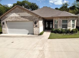 901 E Jefferson St, Van Alstyne, TX 75495