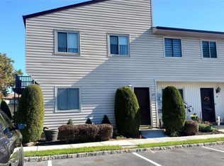 650 Newbridge Rd APT 87, East Meadow, NY 11554