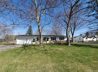 7417 E Carpenter Rd, Davison, MI 48423