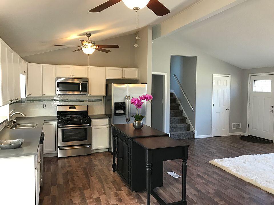 Open concept  kitchen 