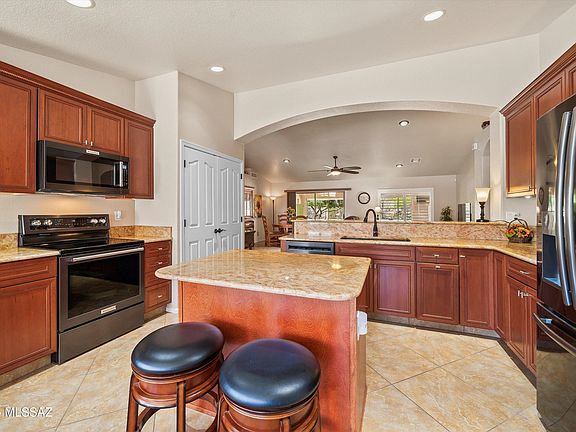 3rd image of 37580 S Desert Sun Dr