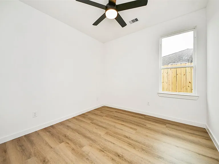 5201 Fairchild St #B — Photo 18