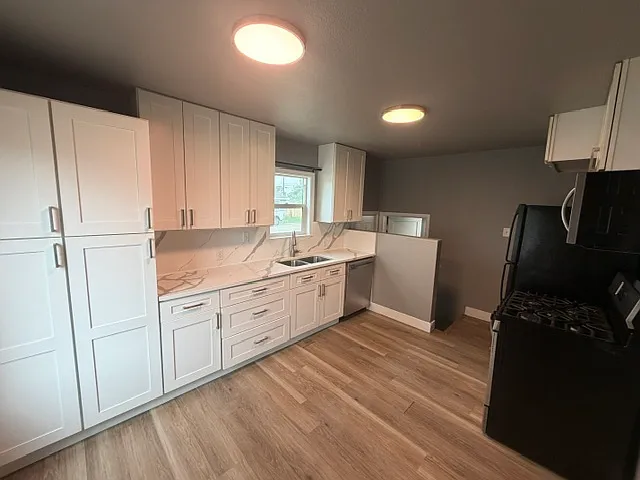 1122 E Denver St — Photo 3