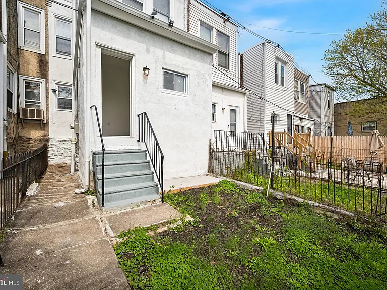 462 E Cosgrove St — Photo 16