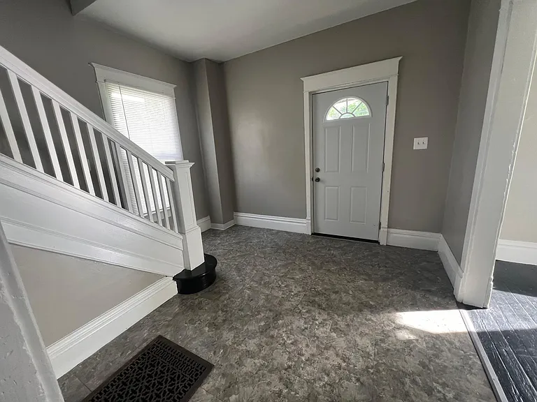 512 Phelps St — Photo 7