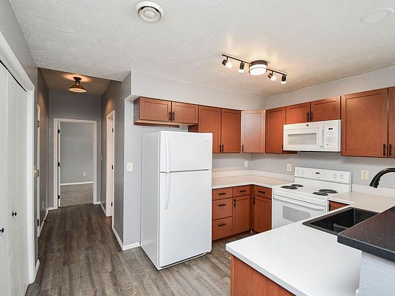 4th image of 1602 S Campbell Trl