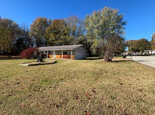 825 S Broadview Dr, Springfield, MO 65809