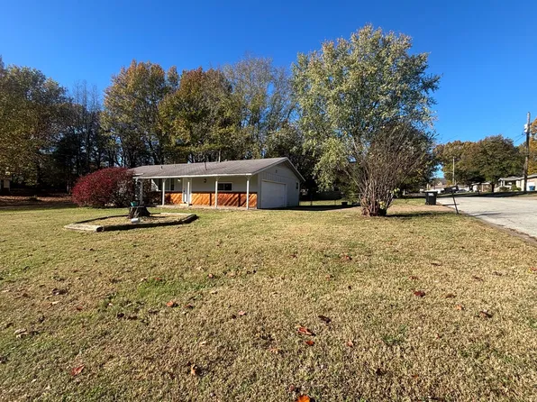 825 S Broadview Dr, Springfield, MO 65809