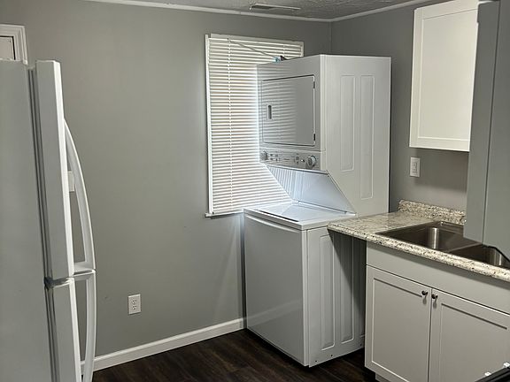 5th image of 3116 4th Ave #B