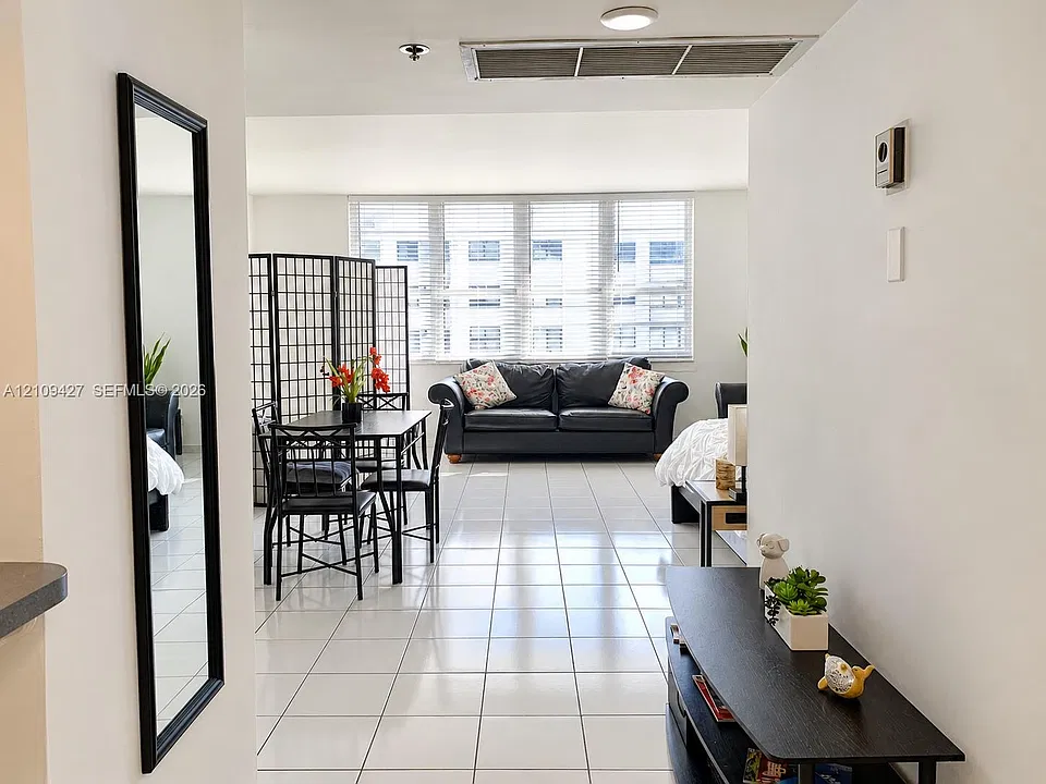 100 Lincoln Rd #805
