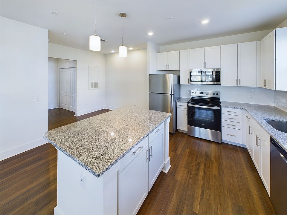 1st image of 625 Victory Ln #13-101