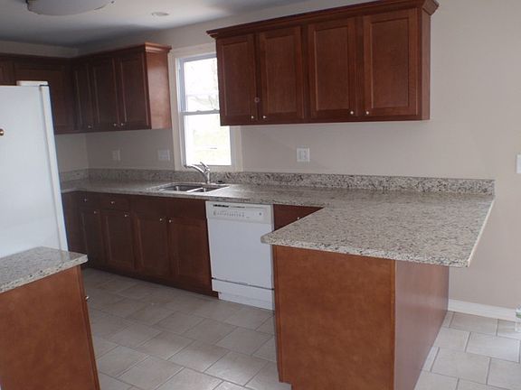 2nd image of 6775 Rose Crest Ave