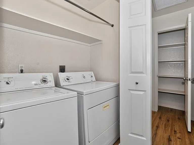 10320 S Tornado Ave — Photo 22
