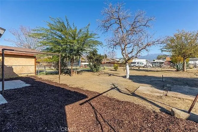 621 S Mistletoe Ave — Photo 3