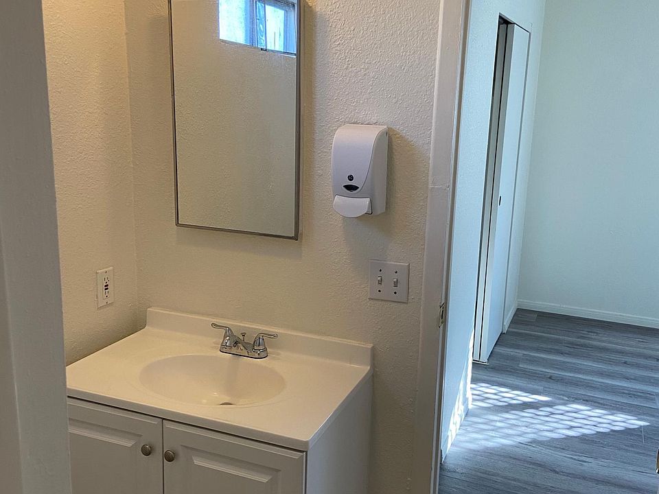 1st image of 7526 Melrose Ave Unit B