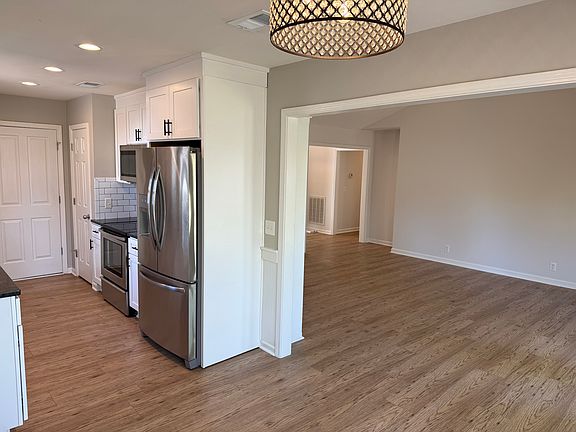 4th image of 1543 Birchwood Cir