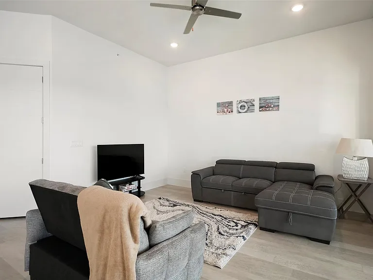 199 Waterpoint Ct #405 — Photo 15