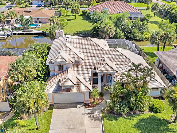 2nd image of 335 Spoonbill Ln