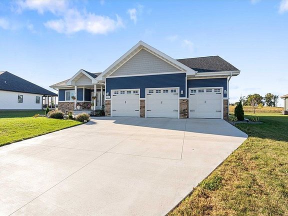 2nd image of 4135 Parker Ct