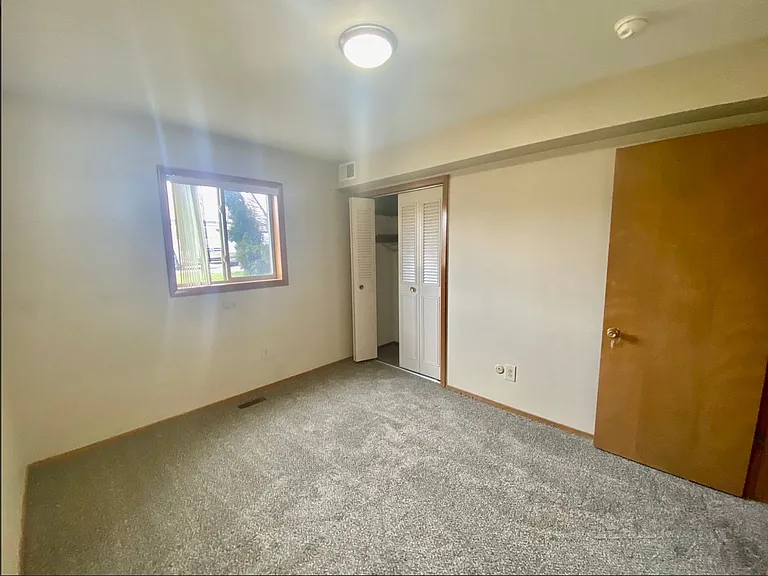 Indian Village Apartments — Photo 24