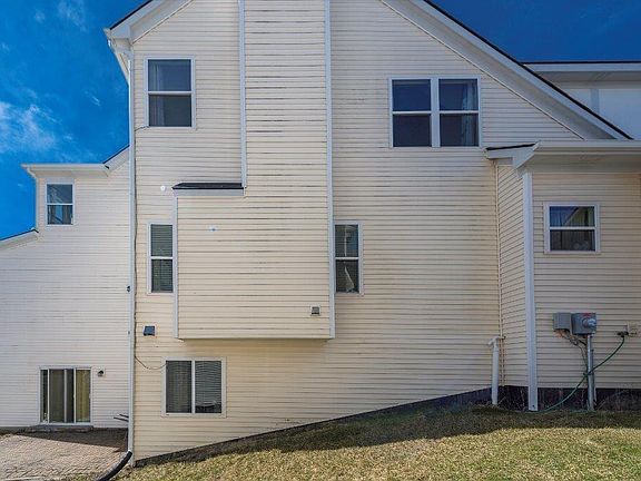 3rd image of 1369 Timmins Dr