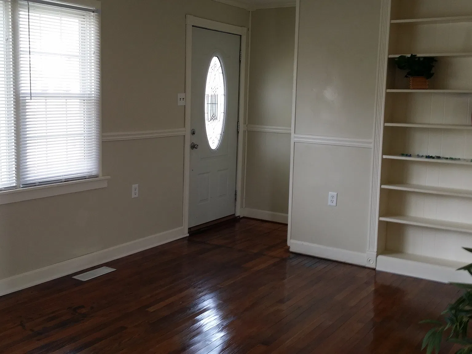 3 bed, 1.5 bath, 1150 sqft, $1,750 — Photo 3