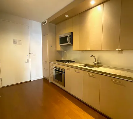 Rented by RELO REDAC INC. | media 15