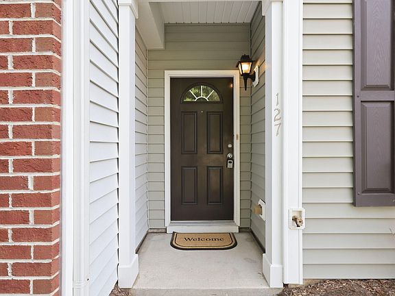 2nd image of 100 Stratford Lakes Dr Unit 127