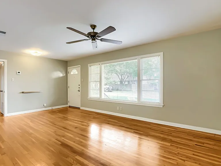 1402 Cullen Ave — Photo 12