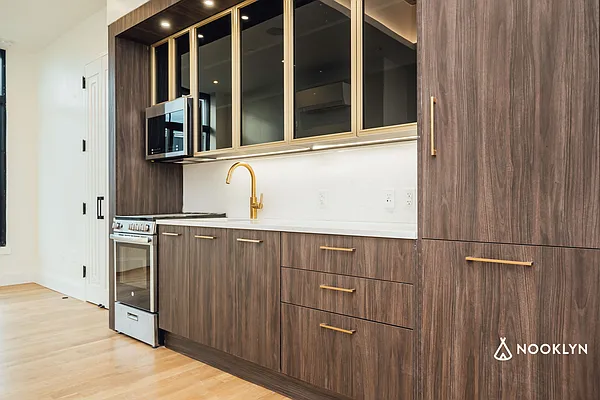 Rented by Nooklyn NYC LLC | media 46