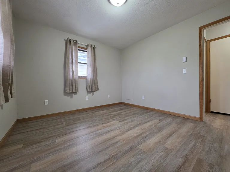 405 3rd Ave SW #4 — Photo 12