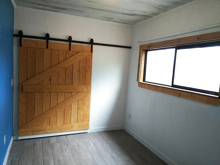 808 W Schley St — Photo 13