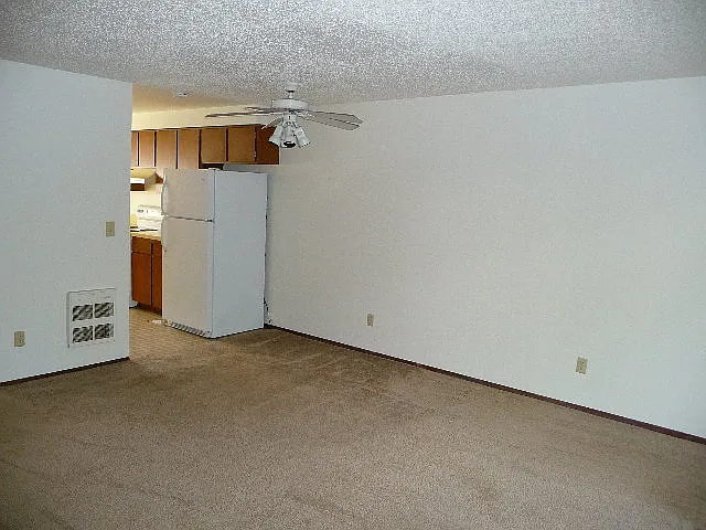 JOH076 — Photo 2