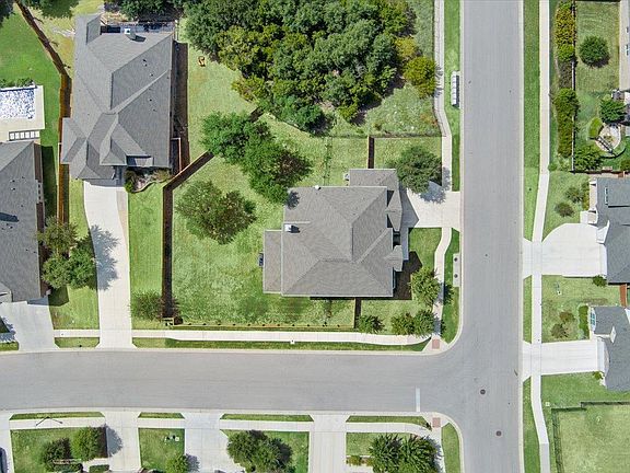 4th image of 1106 Silent Oaks Dr