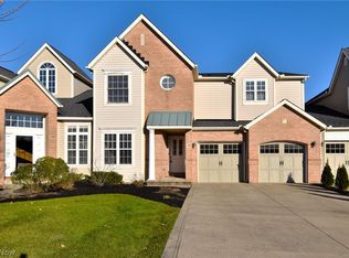 355 Hollyhock Ct, Cleveland, OH 44124