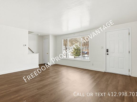 3rd image of 3396 Columbia Dr