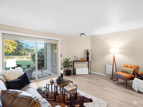 4th image of 23003 Lakeview Drive #104