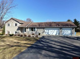 48259 Red Iron Rd, Kasota, MN 56050